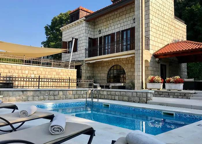 ヴィラ With Pool And Sea View *
