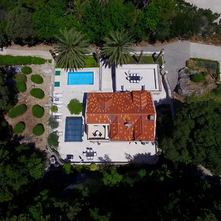 וילה With Pool And Sea View דוברובניק