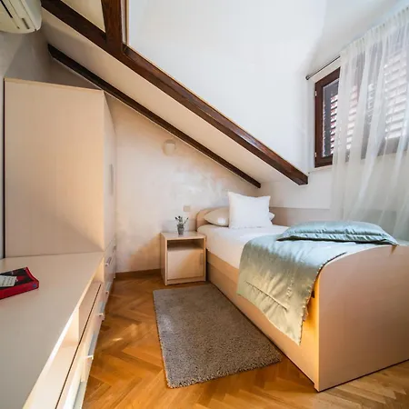 City Beach Villa With Pool And Sea View *