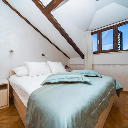 ヴィラ City Beach Villa With Pool And Sea View