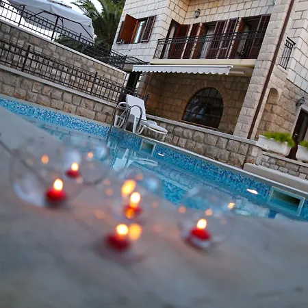 ヴィラ City Beach Villa With Pool And Sea View ドゥブロブニク