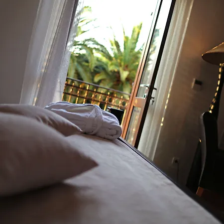 City Beach Villa With Pool And Sea View ヴィラ