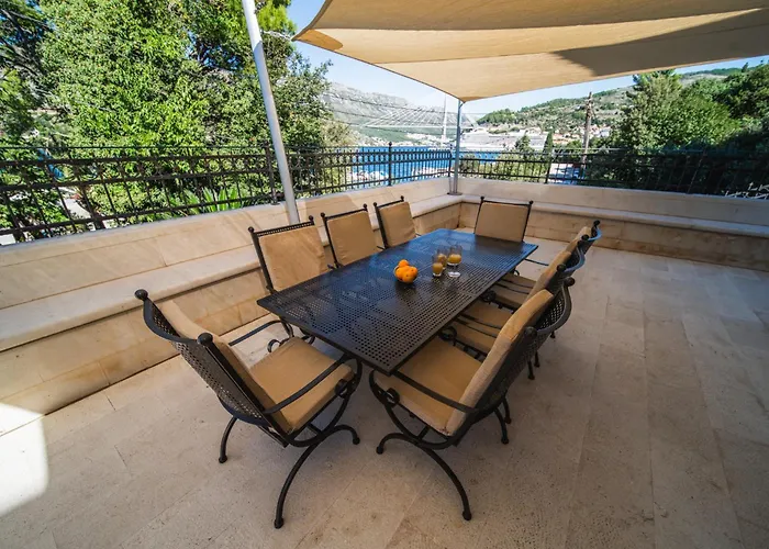 With Pool And Sea View Villa *