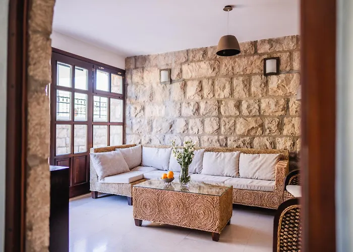 Villa With Pool And Sea View