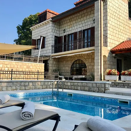 Villa City Beach Villa With Pool And Sea View *