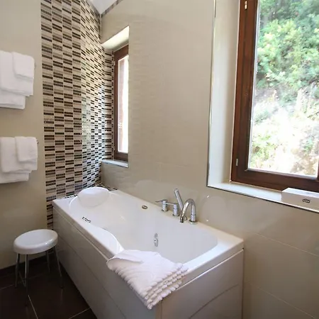 City Beach Villa With Pool And Sea View *